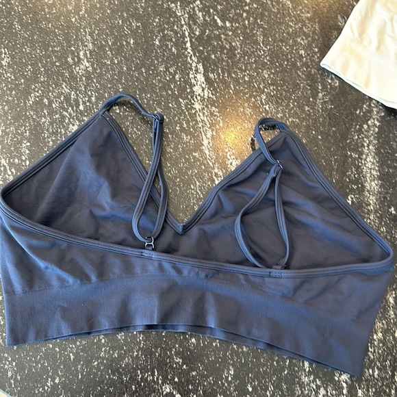 SKIMS SOFT SMOOTHING SEAMLESS BRALETTE SET - Picture 4 of 8